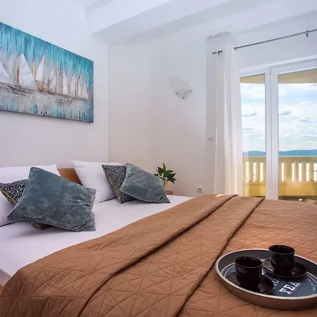 Villa Maslina, With Private 32m2pool, Panoramic Views On 100km Coastline, 12 Pax