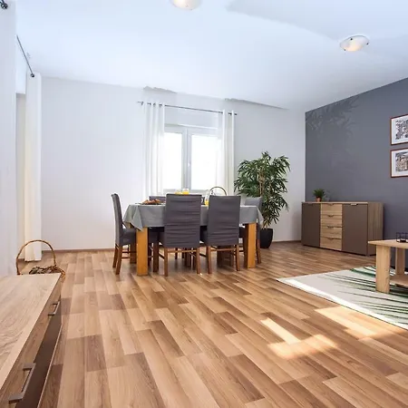 Maslina, With Private 32m2pool, Panoramic Views On 100km Coastline, 12 Pax וילה לוקבה