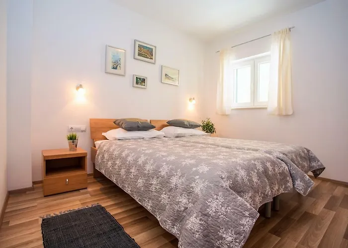 וילה Maslina, With Private 32m2pool, Panoramic Views On 100km Coastline, 12 Pax