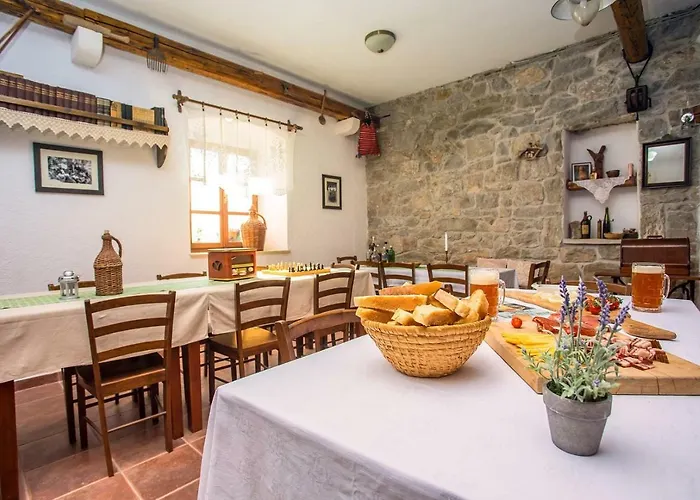 Maslina, With Private 32m2pool, Panoramic Views On 100km Coastline, 12 Pax וילה