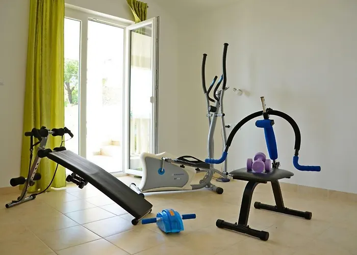 וילה Maslina, With Private 32m2pool, Panoramic Views On 100km Coastline, 12 Pax לוקבה