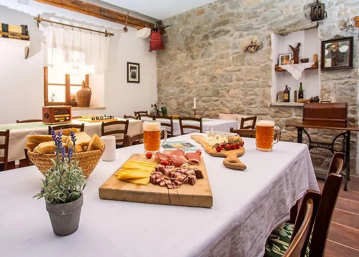 וילה Maslina, With Private 32m2pool, Panoramic Views On 100km Coastline, 12 Pax