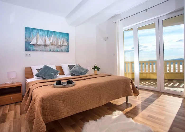 Maslina, With Private 32m2pool, Panoramic Views On 100km Coastline, 12 Pax וילה