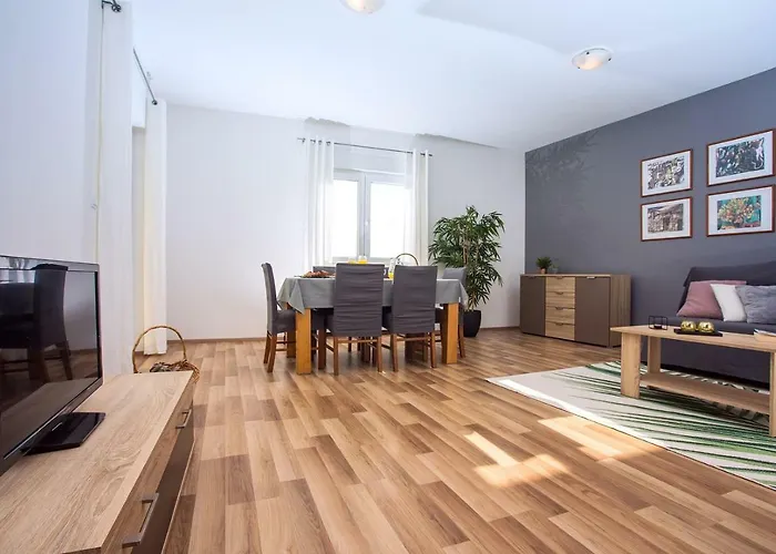 Maslina, With Private 32m2pool, Panoramic Views On 100km Coastline, 12 Pax וילה לוקבה