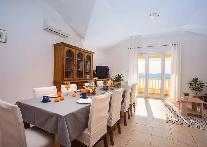 Maslina, With Private 32m2pool, Panoramic Views On 100km Coastline, 12 Pax לוקבה