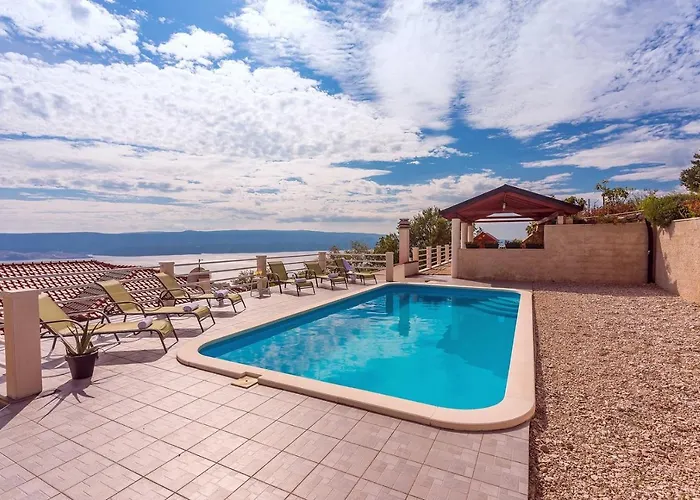 Maslina, With Private 32m2pool, Panoramic Views On 100km Coastline, 12 Pax *