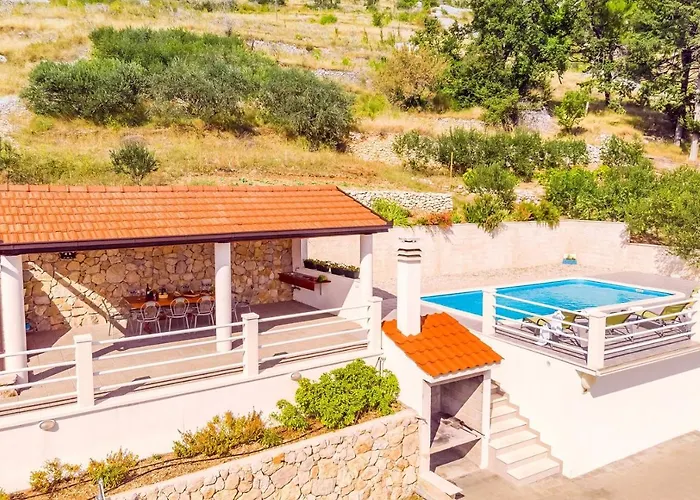 Maslina, With Private 32m2pool, Panoramic Views On 100km Coastline, 12 Pax לוקבה